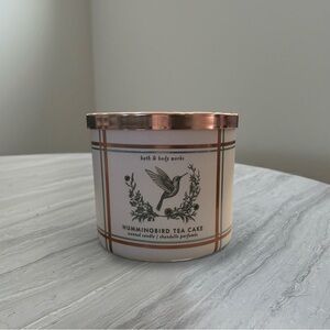 NEW Bath & Body Works Hummingbird Tea Cake Scented Candle
